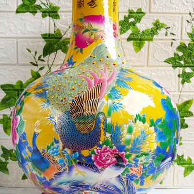 Bình họa tiết Chim Công - Tứ Quý